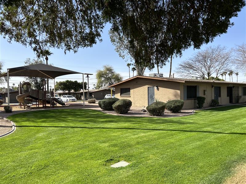Paradise Village Apartments photo 3